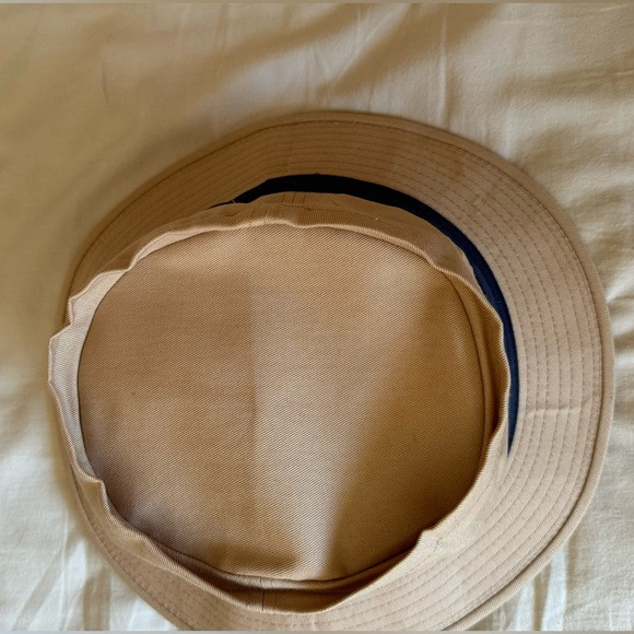 The Cap bucket hat - Picture 3 of 8